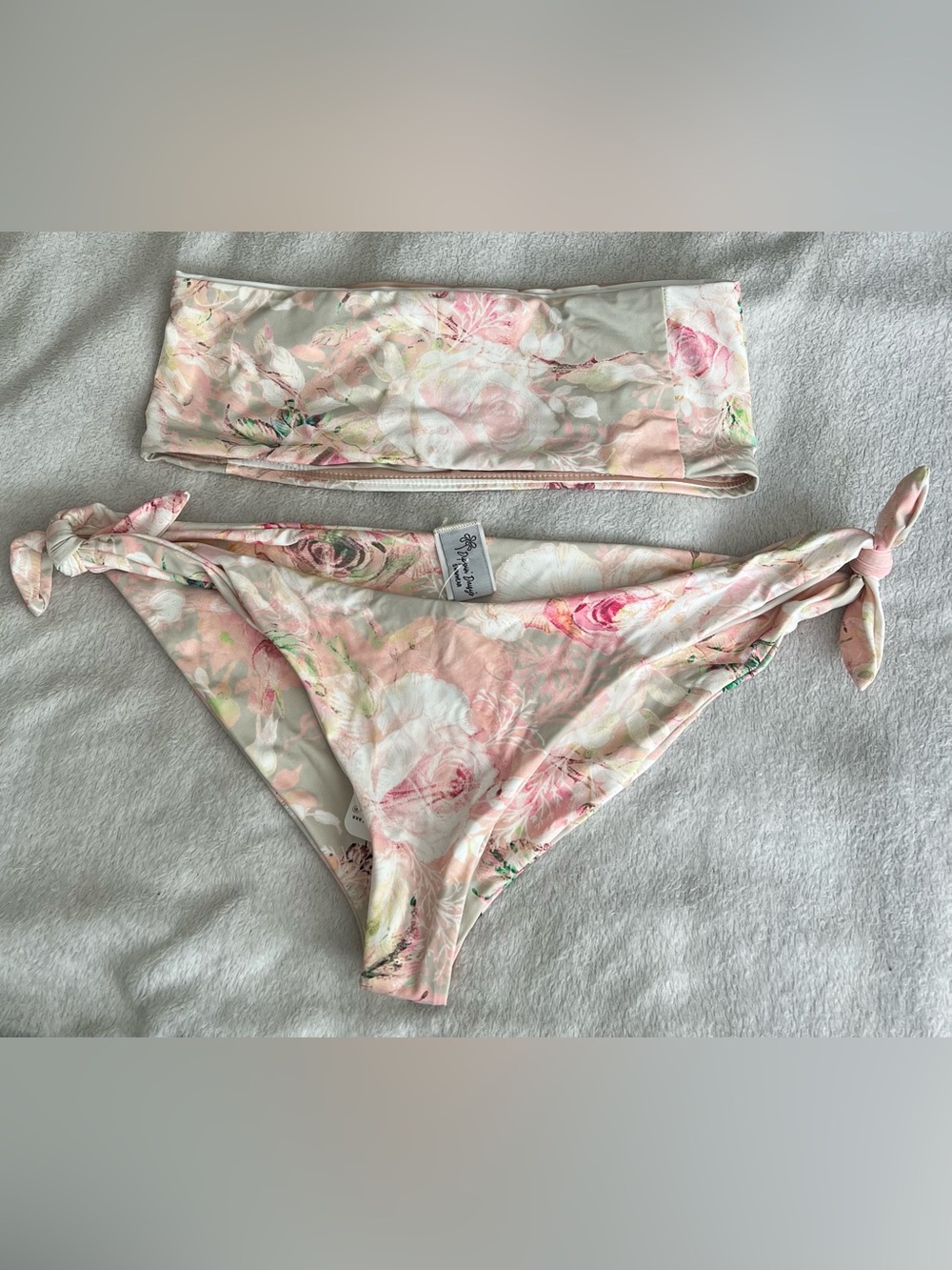 NWOT Dippin’ Daisy’s Floral Pink Bandeau Tie-Side Bikini Set